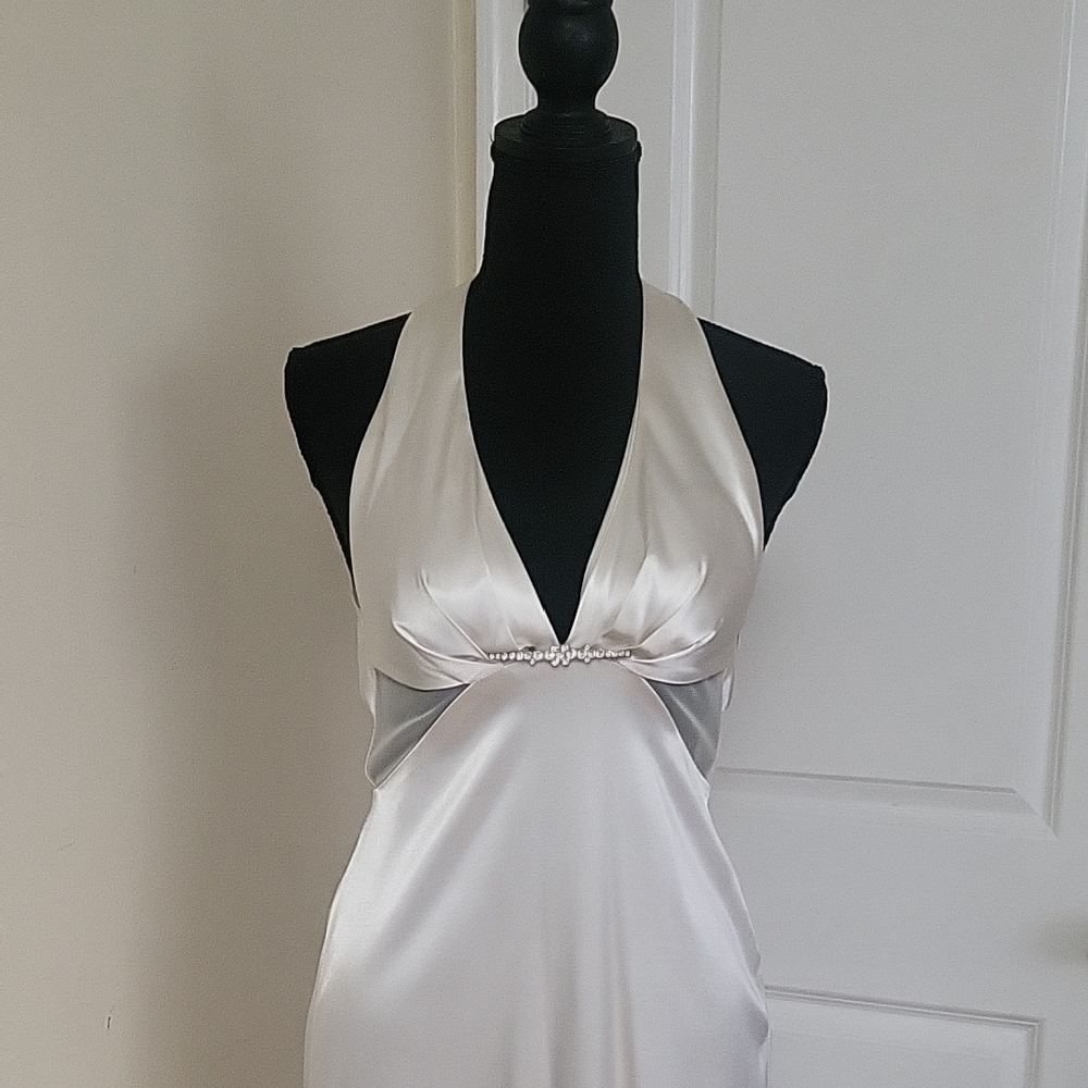 Dave & Johnny Elegant Ivory EUC Satin Wedding Backless Gown - Picture 4 of 17